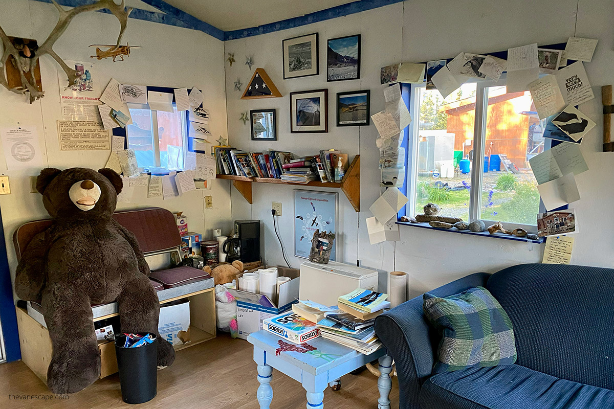 coyote air office in coldfoot.
