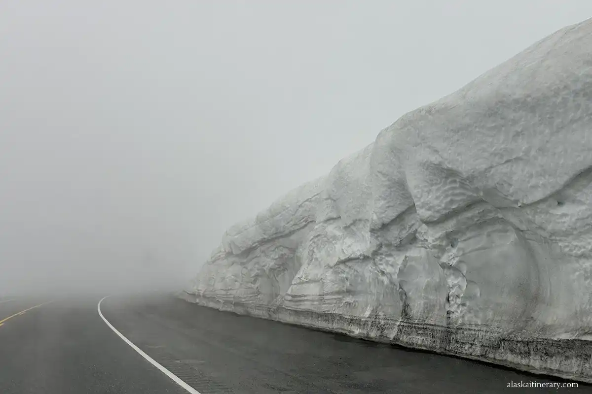 Fog and snow at Thompson Pass during drive to Valdez.