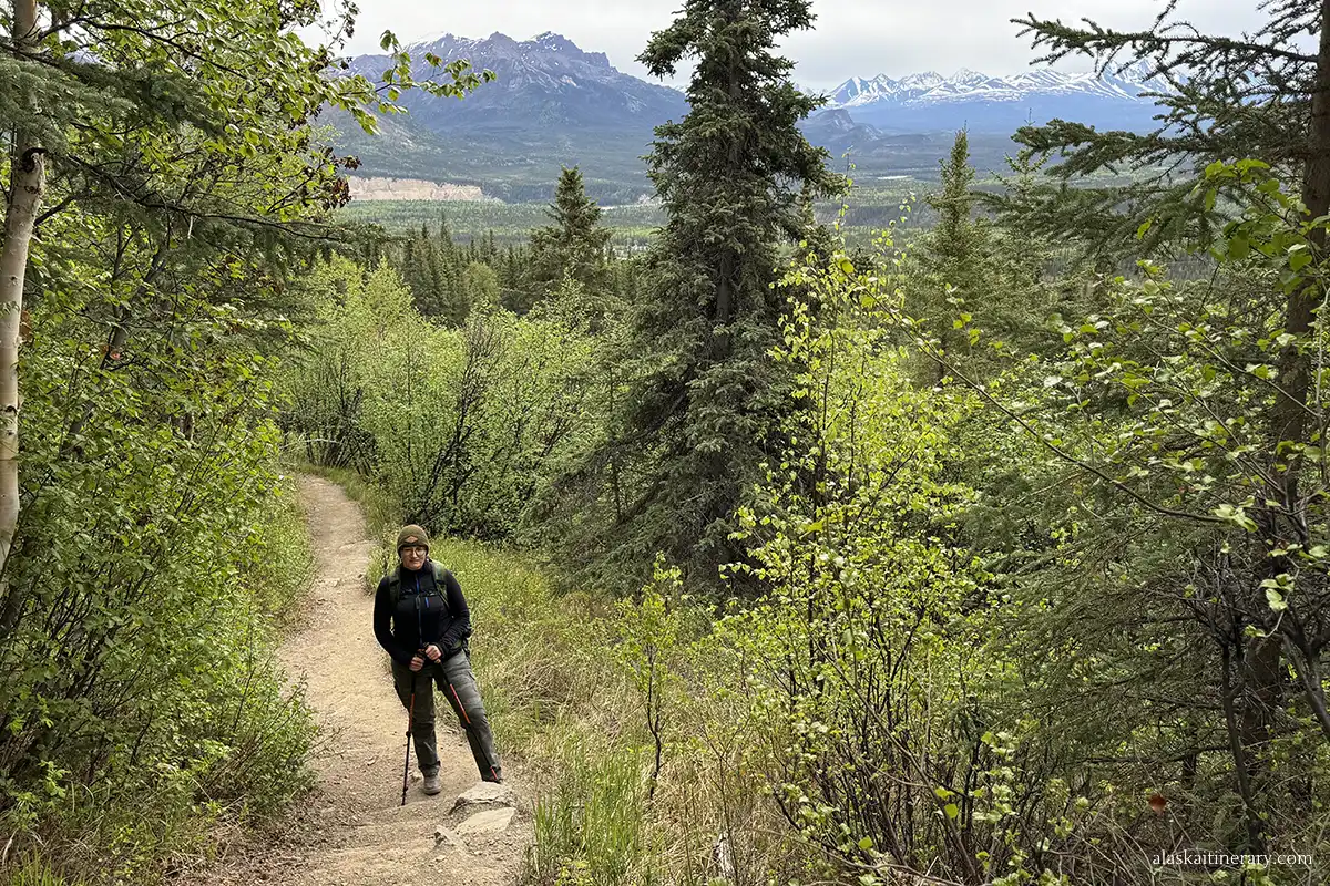 Agnes Stabinska, the autor during the Mount Healy Overlook hike.