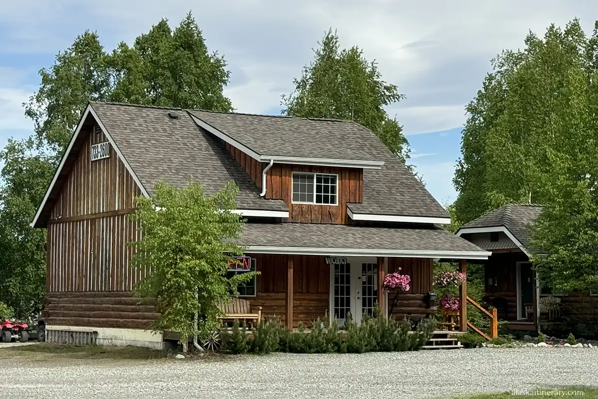 Hotel in Talkeetna.