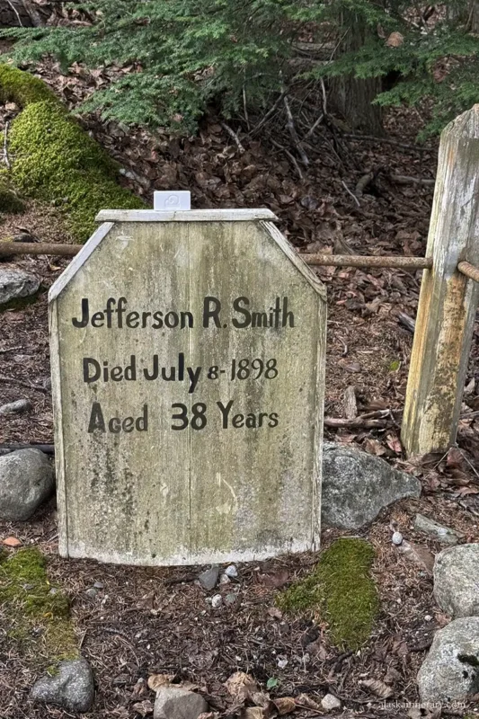 Jefferson “Soapy” Smith grave on Gold Rush Cementery in Skagway.