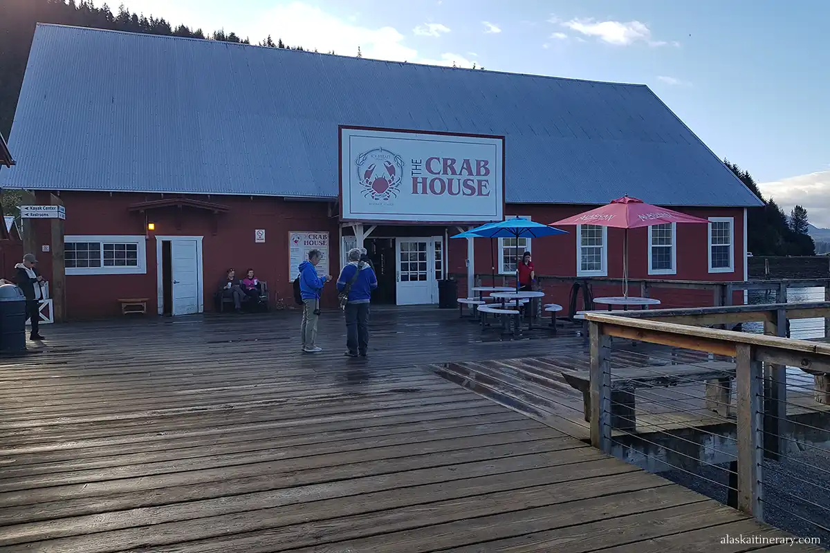 Wooden brodwalk at the entrance to crab house.