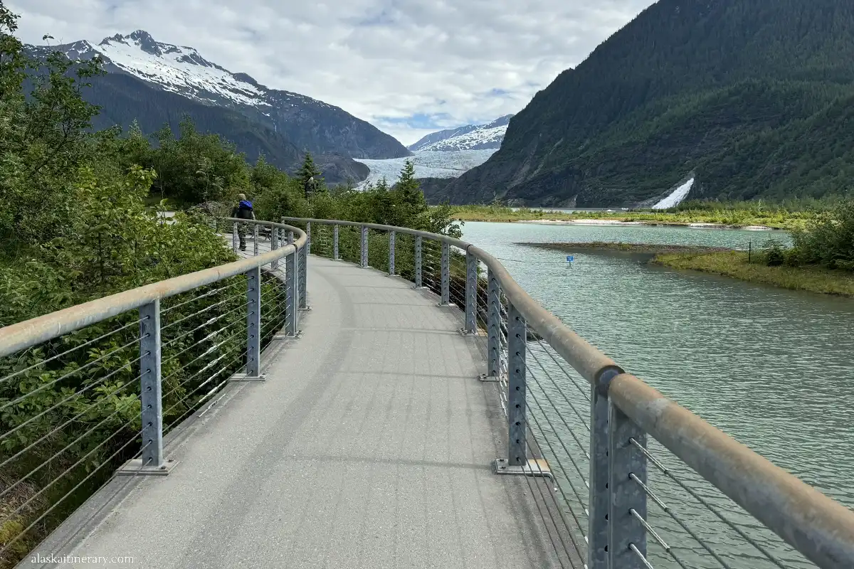 Photo Point Trail - flat, paved and weelchair friendly.