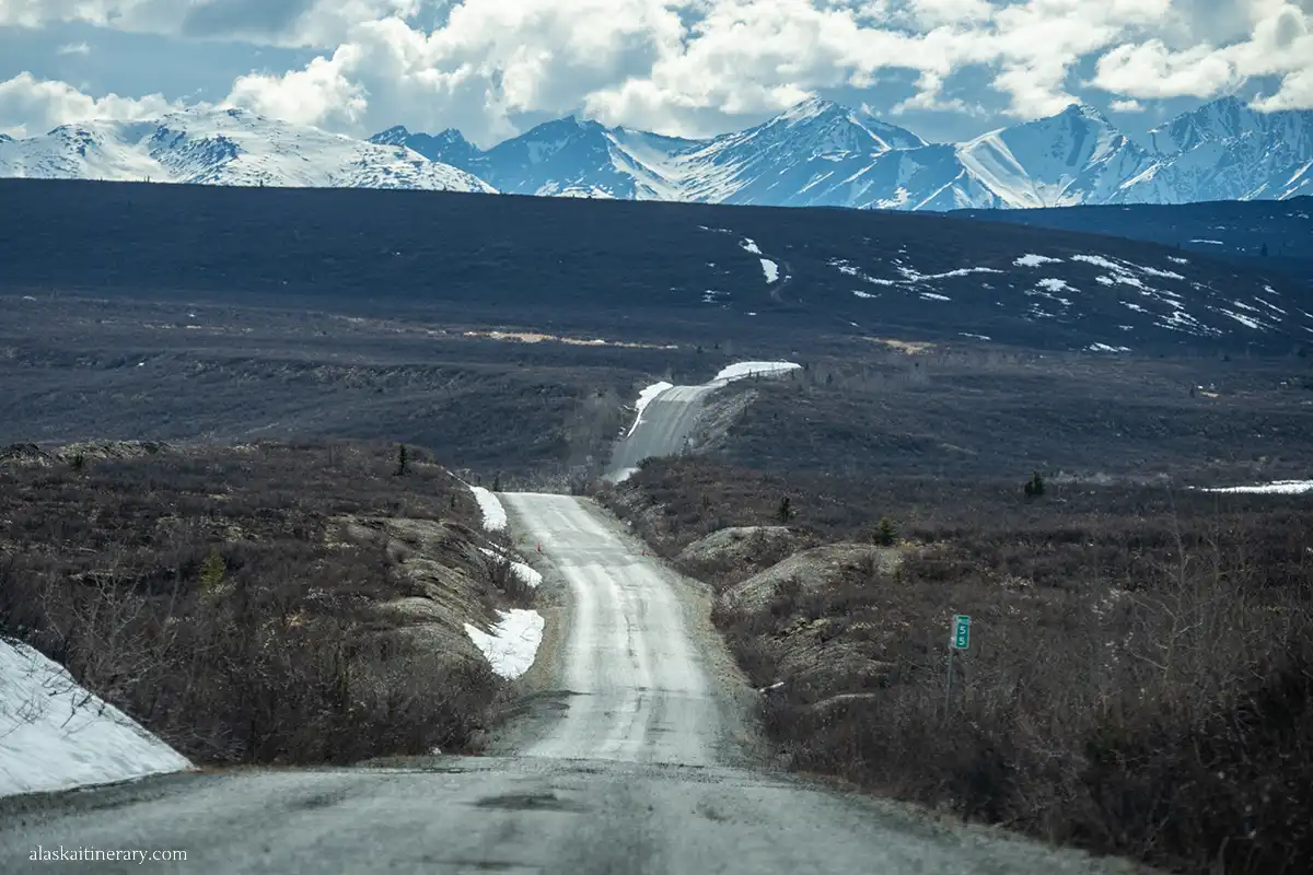Denali Highway on shoulder season.